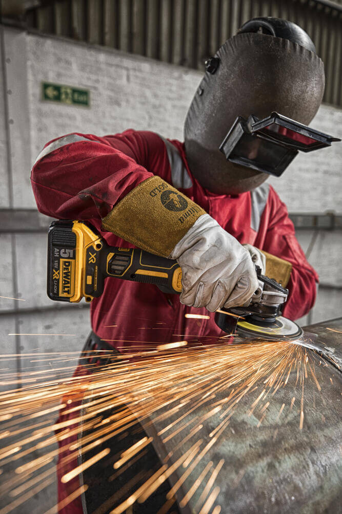 ���������� ������� - �������� �������������� ����������� DeWALT DCG405P3 