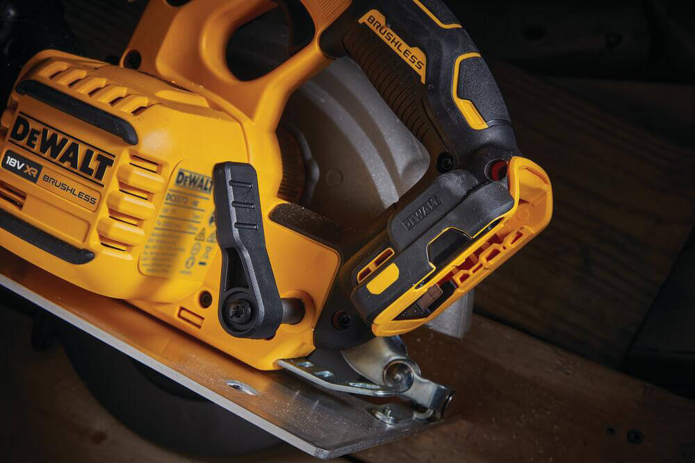 ���� �������� �������������� ����������� DeWALT DCS573NT 