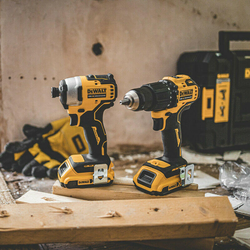 ����� �� ���� ������������ ����������� DeWALT DCK2062D2T 