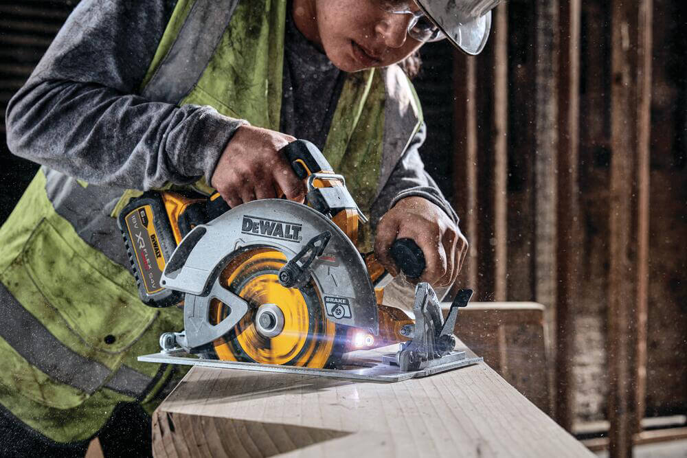 ���� �������� �������������� ����������� DeWALT DCS573T1 