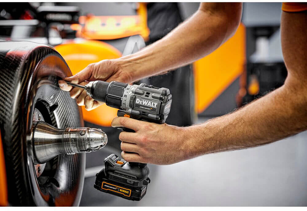 �����-��������� McLaren F1 TEAM LIMITED EDITION DeWALT DCD85ME2GT 