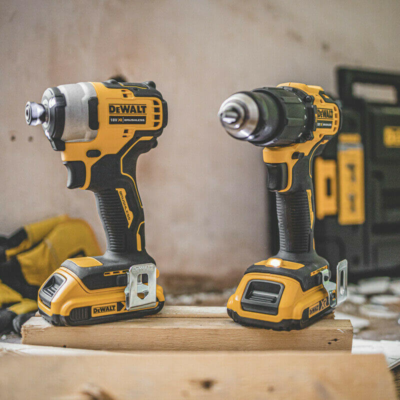 ����� �� ���� ������������ ����������� DeWALT DCK2062D2T 