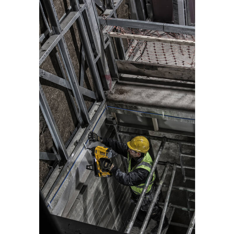 �������� �������������� �� ������ �������������� ����������� DeWALT DCN890N 