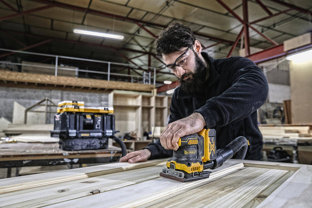 ���������� ������������ �������������� DeWALT DCW200P2 