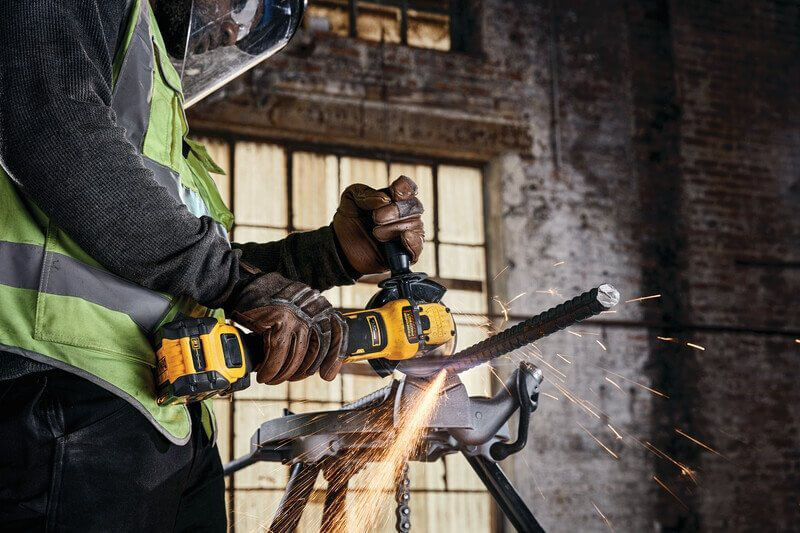 ���������� ������� - �������� �������������� ����������� DeWALT DCG409VST1 