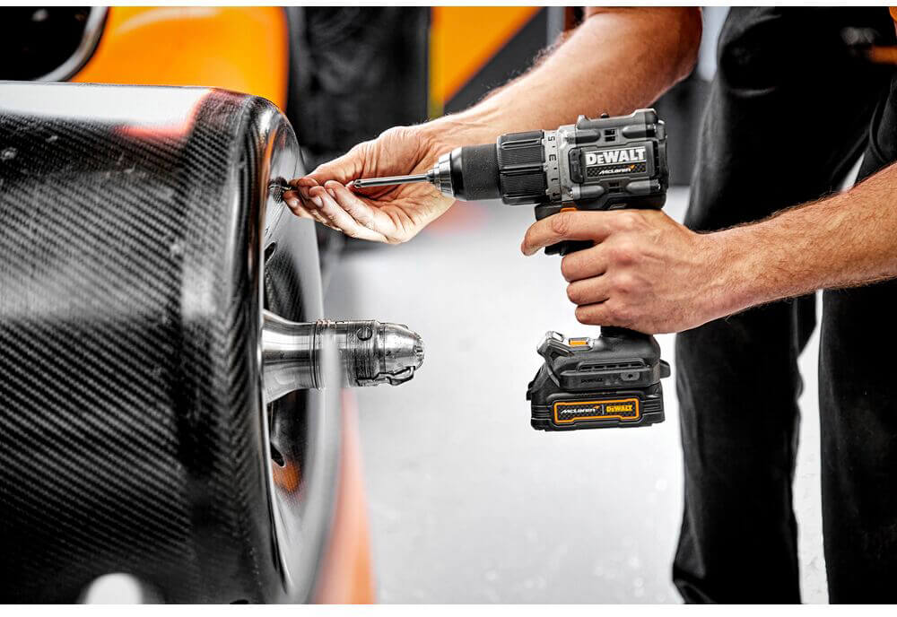 �����-��������� McLaren F1 TEAM LIMITED EDITION DeWALT DCD85ME2GT 