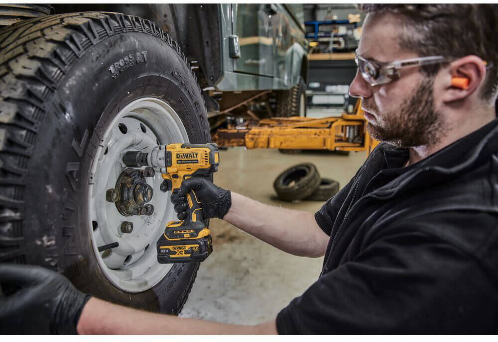 ��������� ������� �������������� ����������� DeWALT DCF891NT 