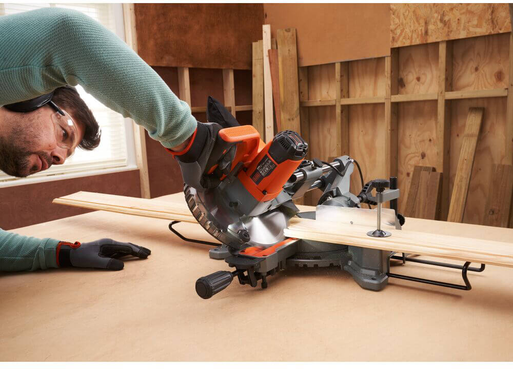 ���� ����������� ������� BLACK+DECKER BES701 