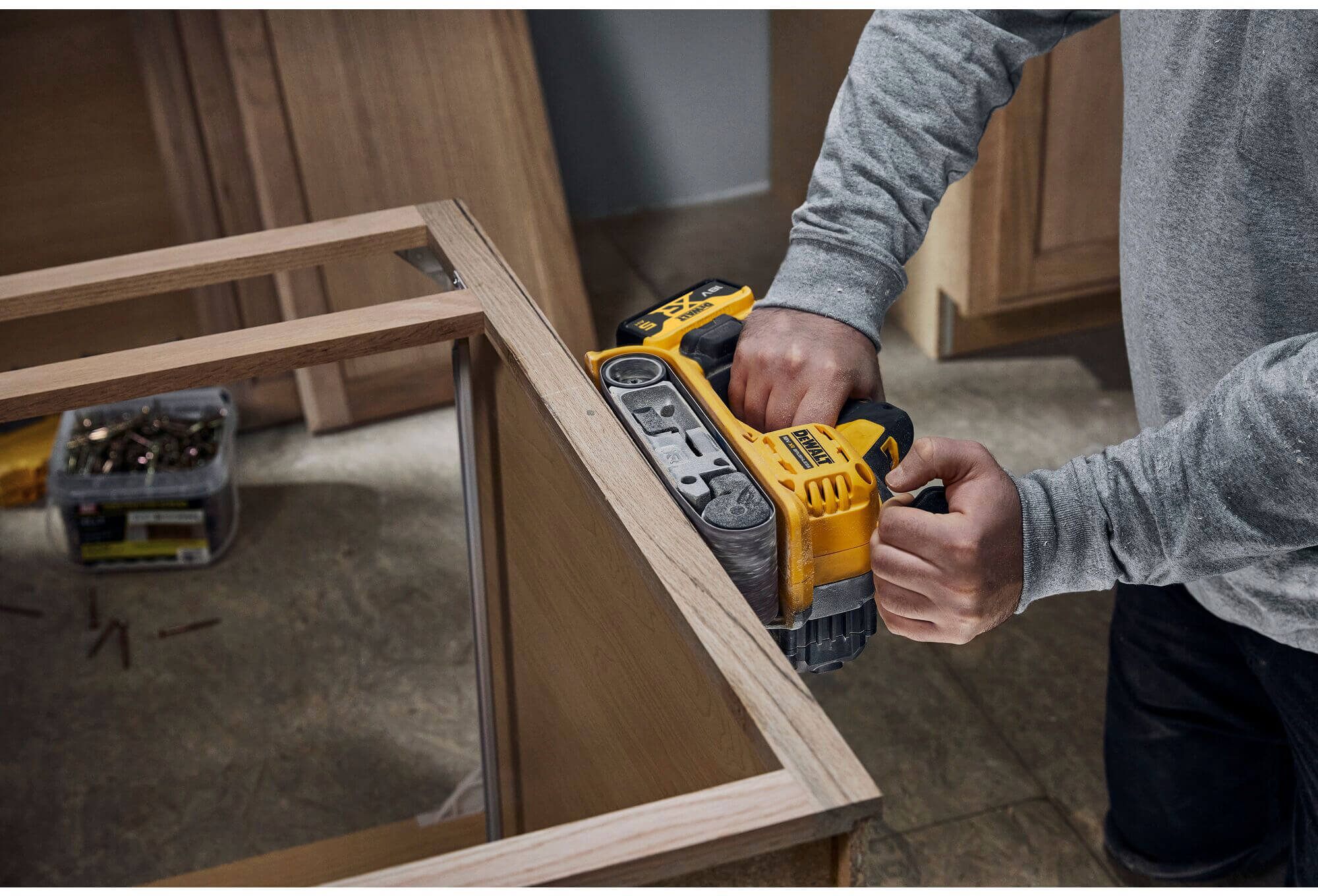 ���������� ��������� �������������� ����������� DeWALT DCW220P2 
