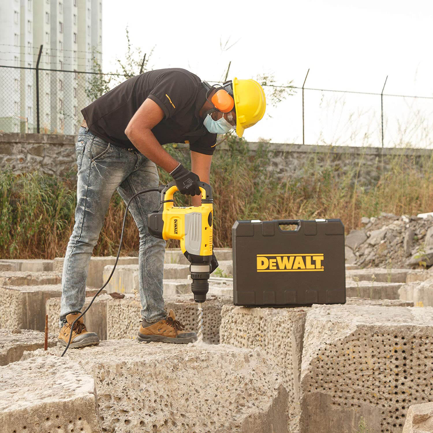 ���������� ������� SDS-MAX DeWALT D25733K 