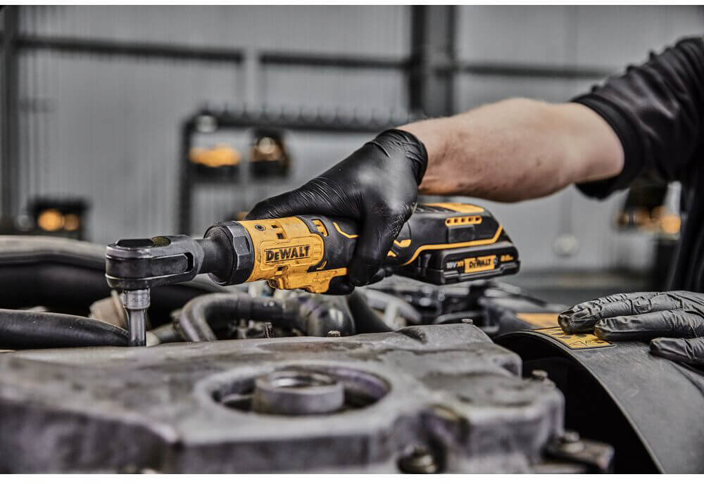��������� ������� - �������� �������������� ����������� DeWALT DCF512N 