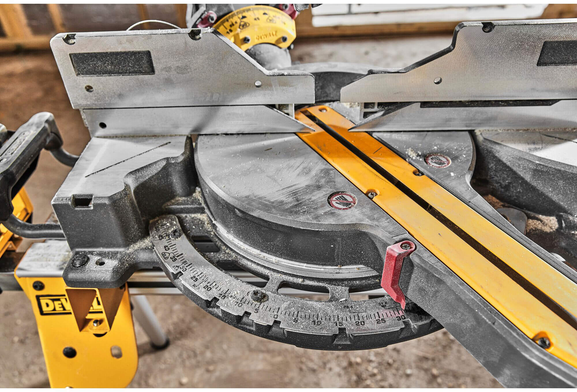 ���� ����������� �������������� ���������� DeWALT DCS781X2 