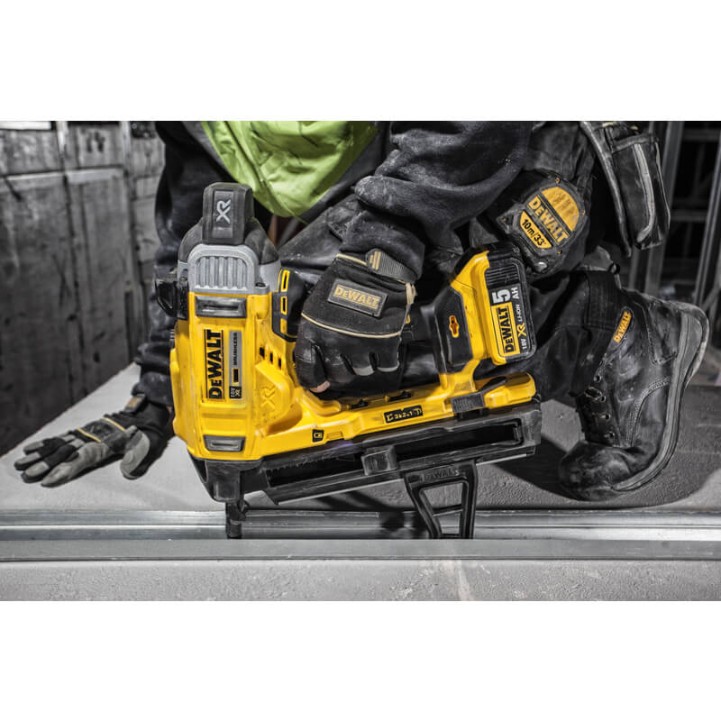 �������� �������������� �������������� ����������� DeWALT DCN890P2 