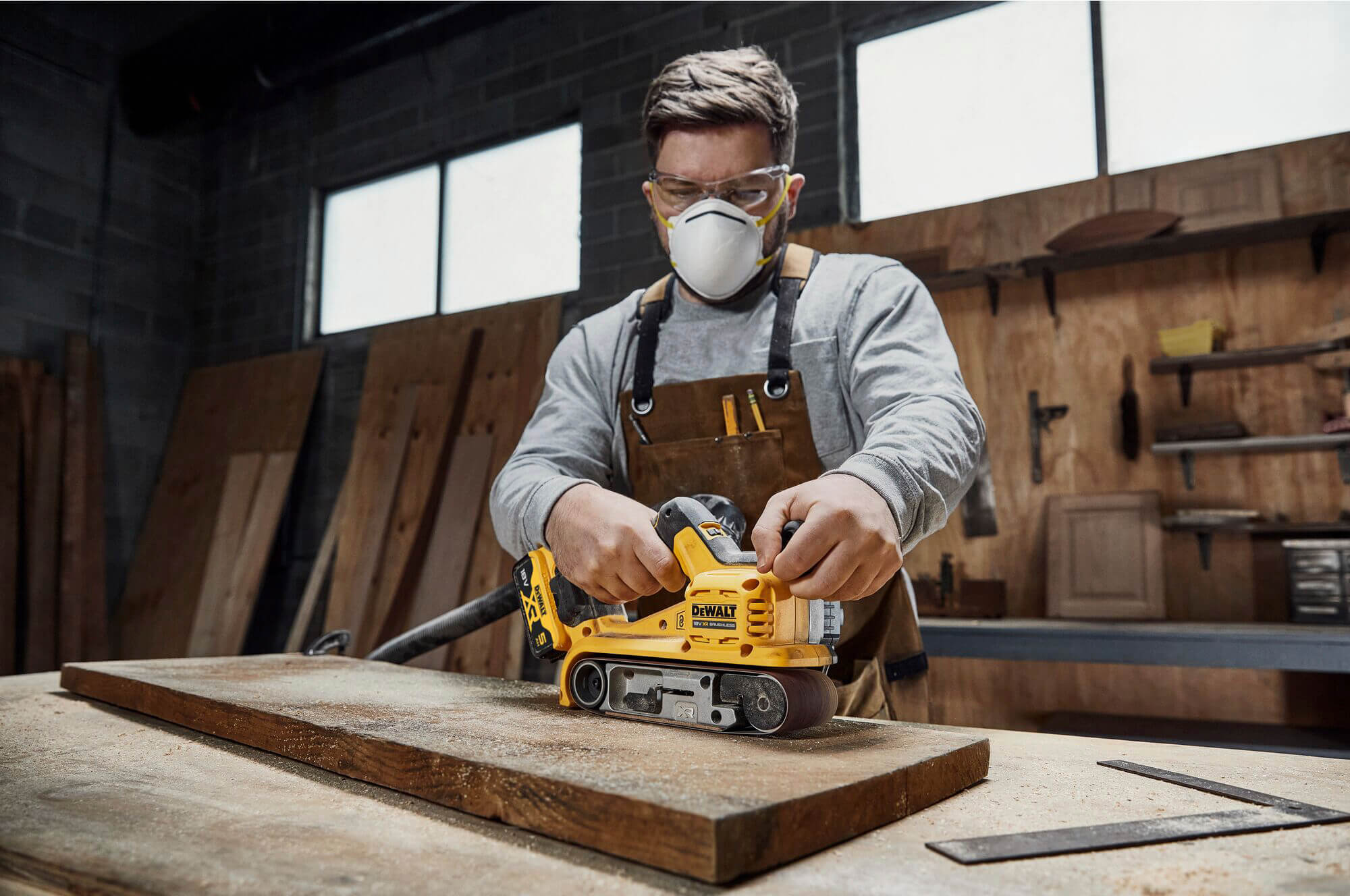 ���������� ��������� �������������� ����������� DeWALT DCW220P2 