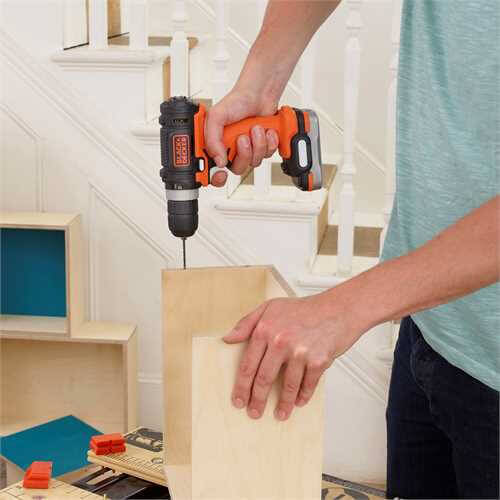 �����-���������� �������������� BLACK+DECKER BDCDD12USB 