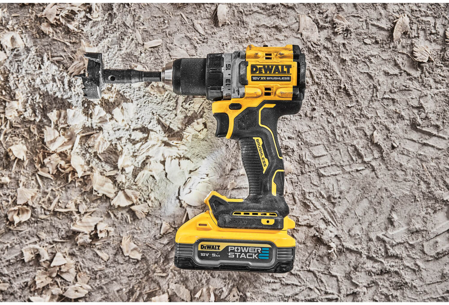 ����� �� ���� ������������ ����������� DeWALT DCK2051E2T 