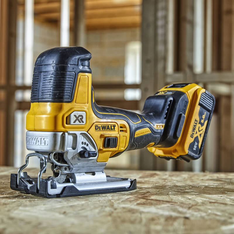 ���� ���������� �������������� ����������� DeWALT DCS335NT 