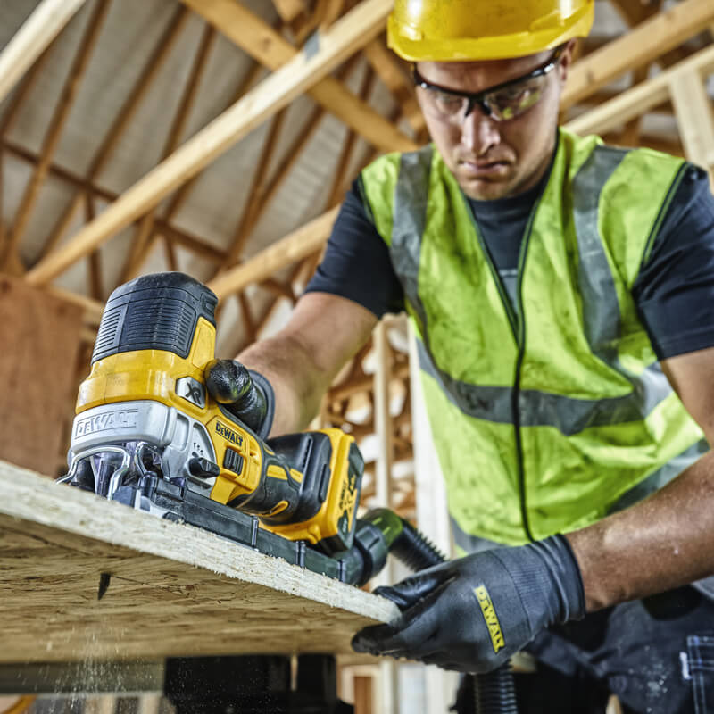 ���� ���������� �������������� ����������� DeWALT DCS335NT 