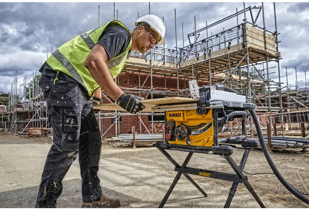 ���� ����������-����������� ������� DeWALT DWE7485 