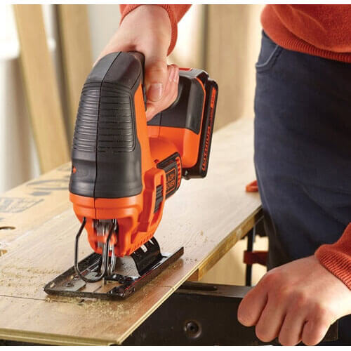 ���� ���������� �������������� BLACK+DECKER BDCJS18 
