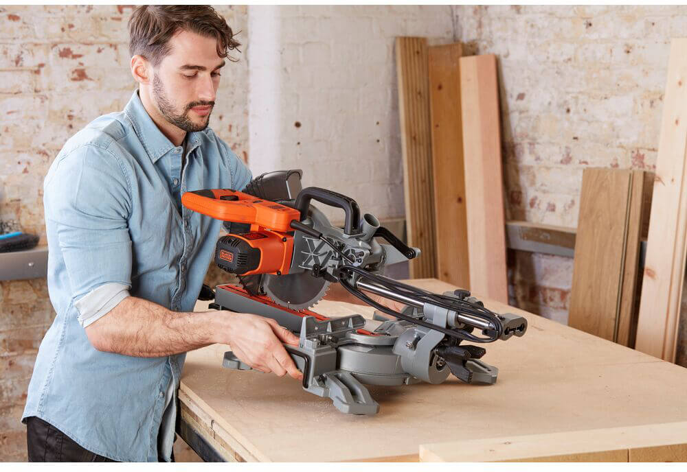 ���� ����������� ������� BLACK+DECKER BES710 