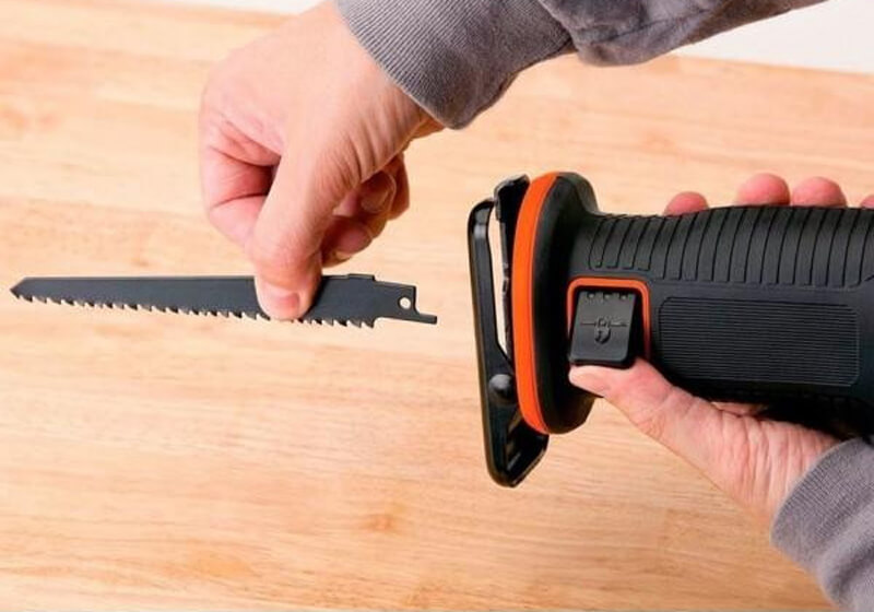 ���� ��������� �������������� BLACK+DECKER BDCR18E1 