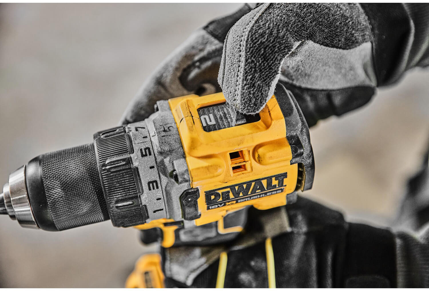 ����� �� ���� ������������ ����������� DeWALT DCK2051E2T 