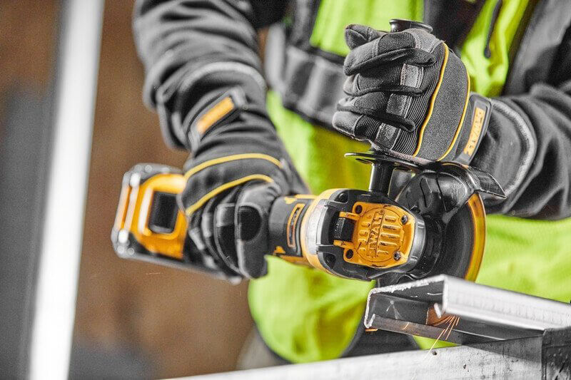���������� ������� - �������� �������������� ����������� DeWALT DCG409VSN 