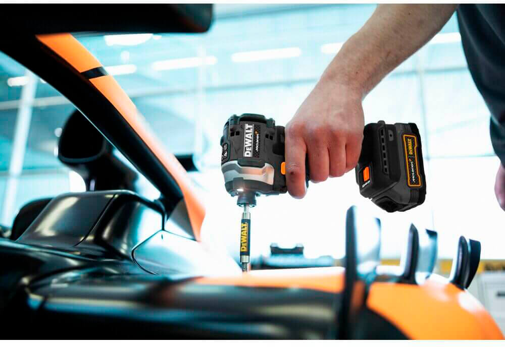 ��������� ������� McLaren F1 TEAM LIMITED EDITION DeWALT DCF85ME2GT 