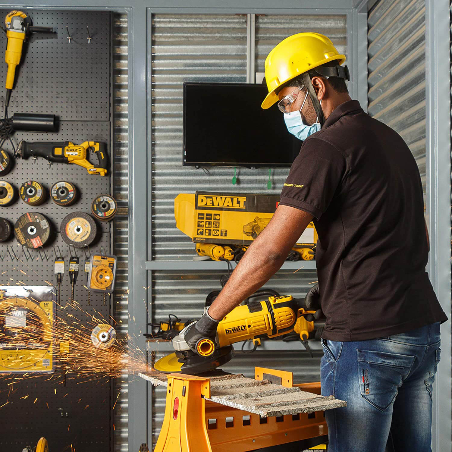 ���������� ������� - �������� ������� DeWALT DWE4579 
