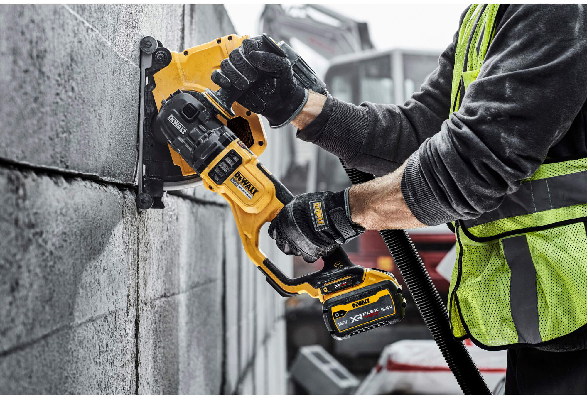 ���������� ������� - �������� �������������� ����������� DeWALT DCG460NK 