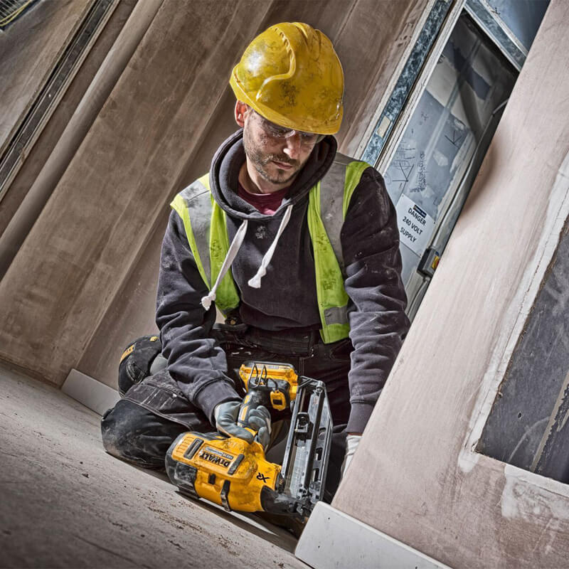 �������� �������������� �������������� ����������� DeWALT DCN660P2 