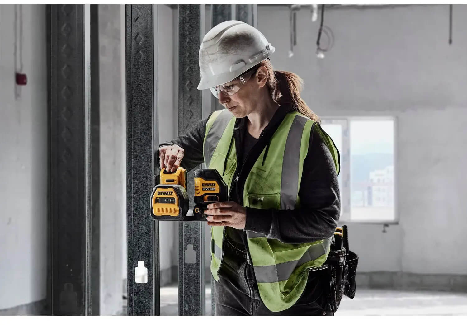 ������� �������� �������� DeWALT DCE088D1G18 