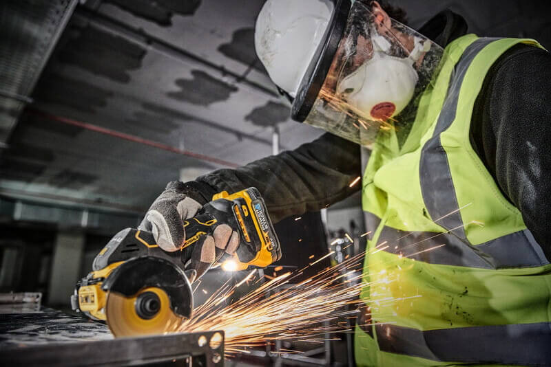 ���� �������� ������������� �������������� ����������� DeWALT DCS438N 