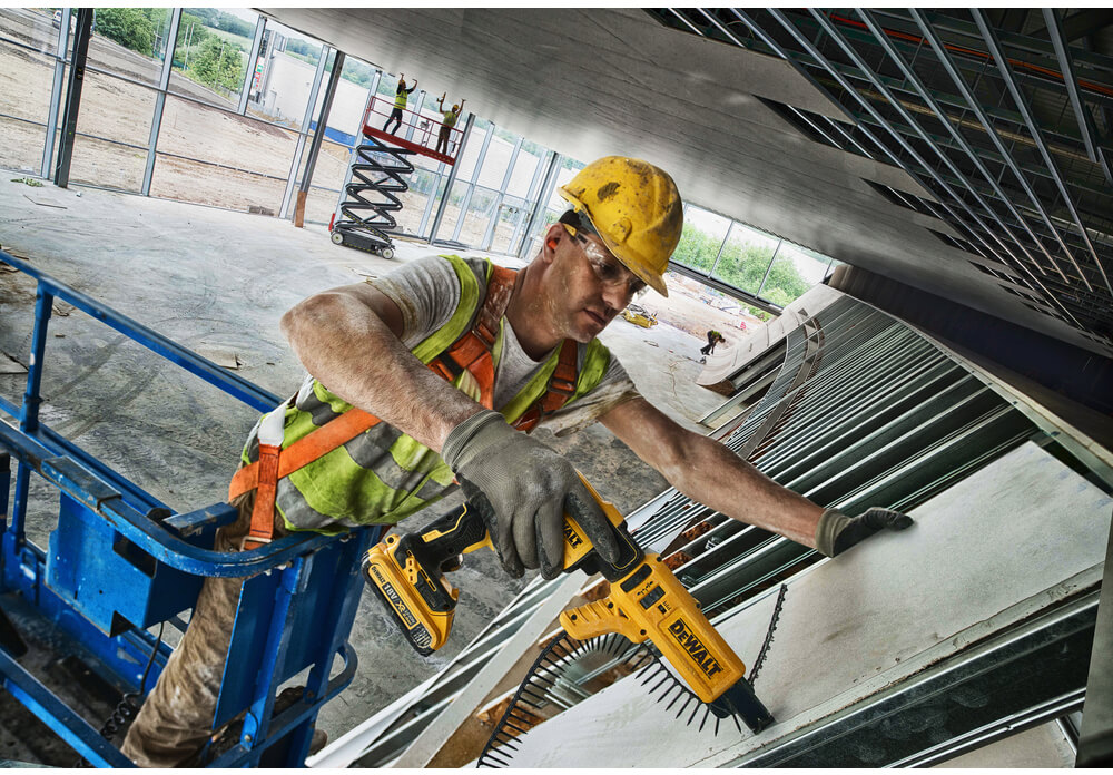 ���������� �������������� ����������� DeWALT DCF620N 